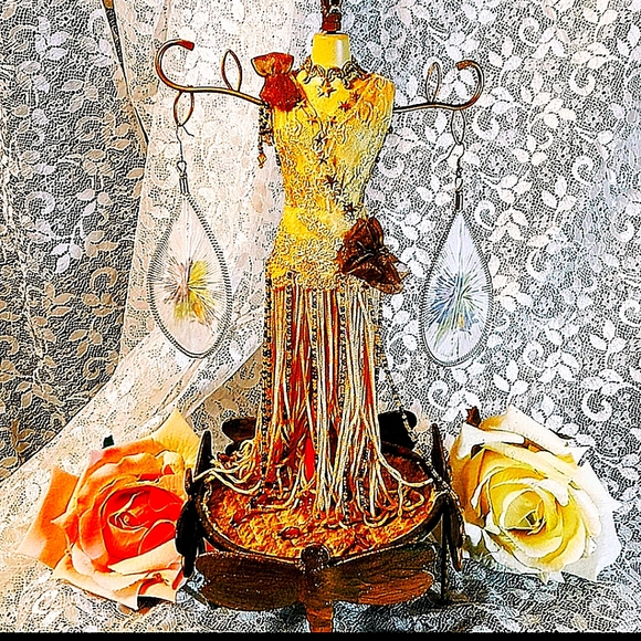 Vintage Jewelry - Gorgeous! Vintage dangling earrings